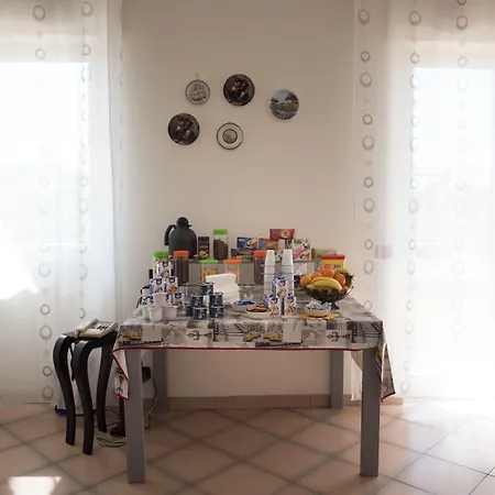 Area Domus לינה וארוחת בוקר פומפיי