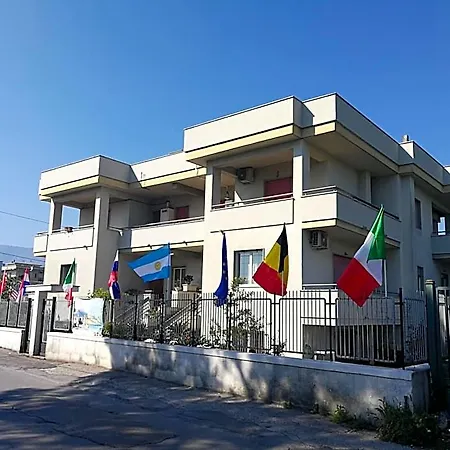 Area Domus Bed & Breakfast 4*