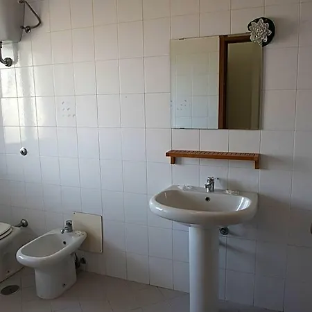 Area Domus Bed & Breakfast 4*