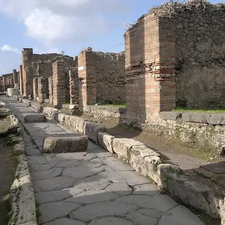 فندق مبيت وإفطار Area Domus بومبيي