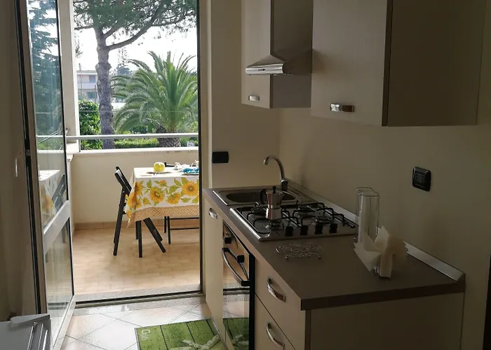 Area Domus לינה וארוחת בוקר 4*